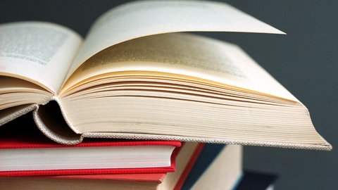 Aufgeschlagenes Buch