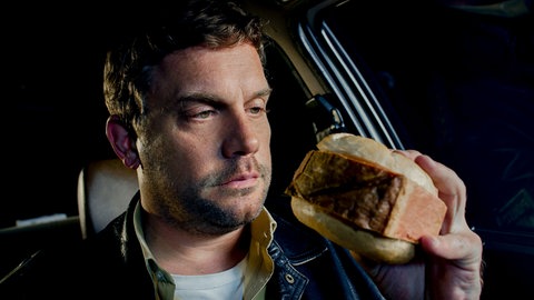 Constantin Film Verleih GmbH Franz Eberhofer (Sebastian Bezzel) gönnt sich eine besonders dicke Leberkässemmel