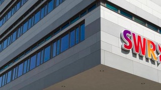 SWR Logo am Funkhaus Stuttgart