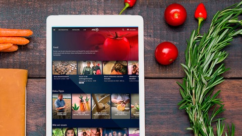  Neue Themenwelt Food in der ARD-Mediathek ARD Mediathek startet neue Themenwelt Food Die besten Sendungen rund um gutes Essen, gesunde Ernährung und nachhaltiges Einkaufen zeigt die ARD Mediathek ab sofort in der neuen Themenwelt Food. Dazu gibt es leckere Rezepte bekannter Spitzenköche und kreative Koch- und Küchentricks.