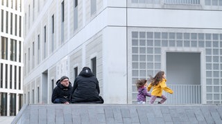 Simon Fergin, Sozialarbeiter bei seiner Arbeit