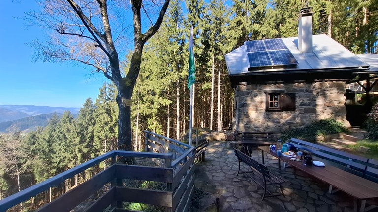 Hohenlochenhütte bei Wolfach. Am Westweg.