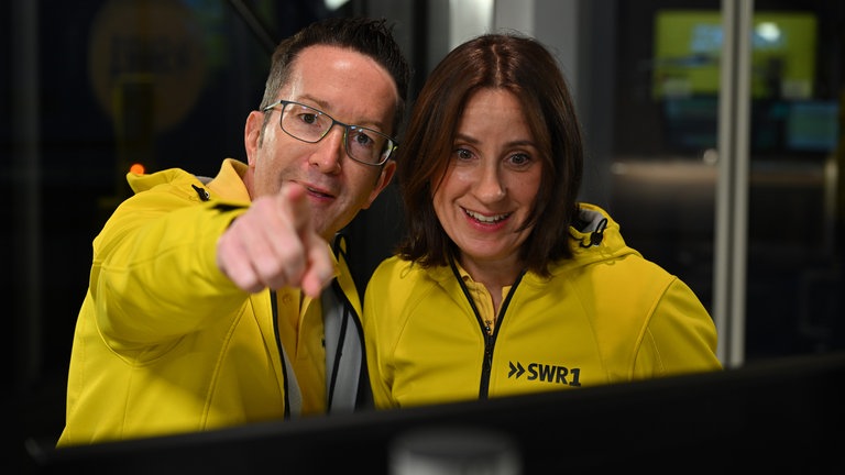 Aber was entdecken Julia und Christian da im Gläsernen Studio?