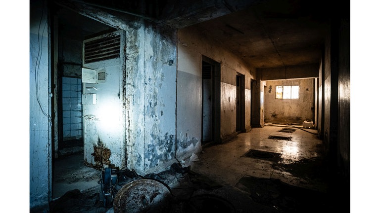 Innenansicht Gefängnis Saidnaya. Fotograf Lutz Jaekel besuchte Syrien nach dem Sturz des Assad Regimes und erzählt in der SWR1 Leute von seiner Reise