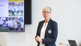 DFB-Vizepräsidentin für Frauen- und Mädchenfußball Sabine Mammitzsch spricht in SWR1 Leute über die Entwicklung des Frauenfußballs im Laufe der letzten Jahre