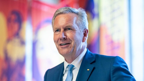 Der ehemalige Bundespräsident Christian Wulff ist live zu Gast in SWR1 Leute auf dem Hambacher Schloss.