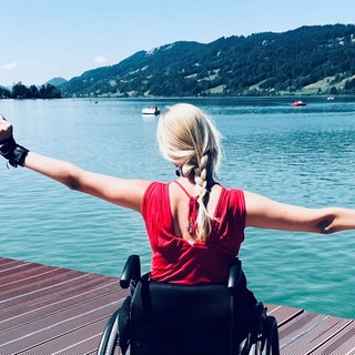 Jana Sohm, ist nach einem verunglückten Trampolinsprung im Juni 2009 querschnittsgelähmt. SWR1 Leute Thementag Inklusion & Menschen mit Behinderung