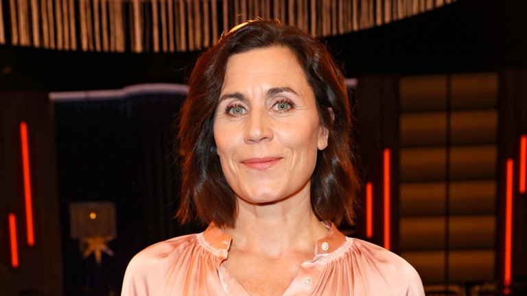 Nina Kunzendorf bei der Aufzeichnung der WDR-Talkshow 'Kölner Treff' am 15.12.2022