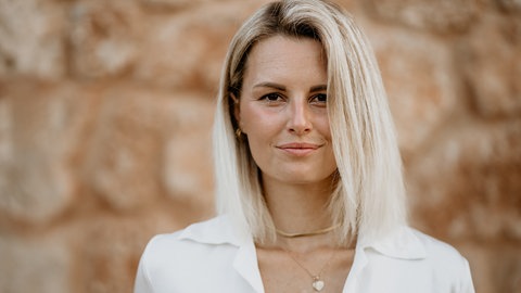 Tamara Schwab hat ein Spenderherz und spricht in SWR1 Leute darüber, wie sie mit ihrer Geschichte, ihren Erlebnissen und ihrem Kampfgeist andere Leben retten will – psychisch und physisch. Mit ihrem Engagement will sie über das Thema Organspende aufklären.