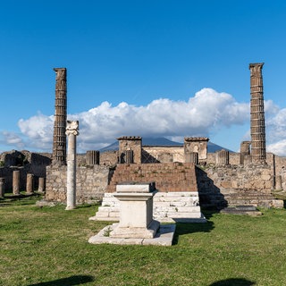 Die Bilder zeigen die Ausgrabungsstätte Pompeji. Gabriel Zuchtriegel leitet den Park Pompeji. Er verrät in SWR1 Leute, wie die Menschen damals vor dem Ausbruch des Vesuv wirklich gelebt haben.