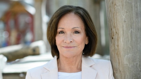 Paartherapeutin Ursula Nuber spricht in SWR1 Leute daüber, wie man in langjährigen Partnerschaften glücklich bleibt