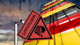 FOTOMONTAGE, Ein zerstörtes Schild mit der Aufschrift Wirtschaft steht symbolisch für die fragile ökonomische Lage, Strukturprobleme und das Abrutschen zentraler Wirtschaftssektoren in Deutschland.  Ölpreise und Aktienindex im Wanken, steigende Verbraucherpreise, höhere Staatsverschuldung, schlechte Wirtschaftslage: Was das für uns bedeutet, weiß der Ökonom Prof. Peter Bofinger. Er ist zu Gast in SWR1 Leute.