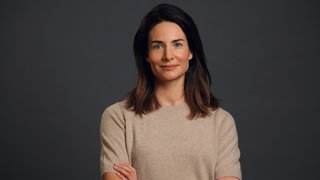 Molekularbiologin Hanna Heikenwälder schaut in die Kamera.