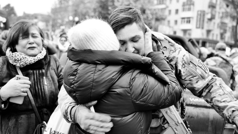 Eindrücklich und bewegend: Fotograf Till Mayer dokumentiert das Kriegsleid in der Ukraine.