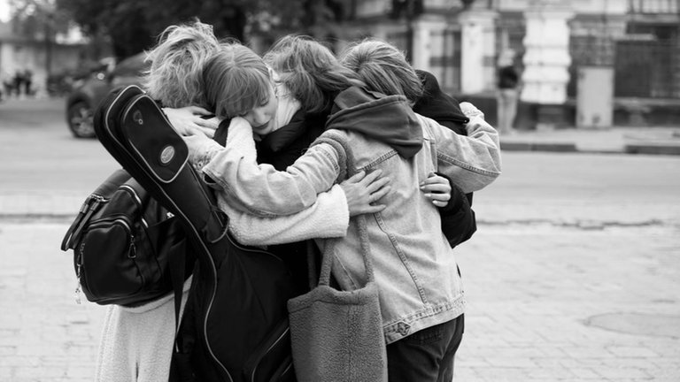 Eindrücklich und bewegend: Fotograf Till Mayer dokumentiert das Kriegsleid in der Ukraine.