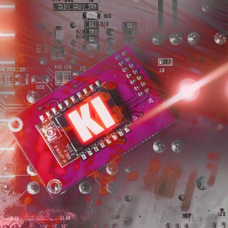 Fotomontage: Ein Mikrochip mit KI-Symbol auf einer Leiterplatte