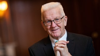 Winfried Kretschmann (Bündnis 90Die Grünen), Ministerpräsident von Baden-Württemberg, nimmt an einem Interview im Staatsministerium teil