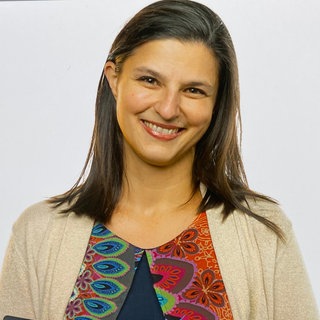 Dr. Karin Amrein, Endokrinologin, lacht in die Kamera.