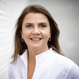 Publizistin Birgit Kelle lächelt in die Kamera.