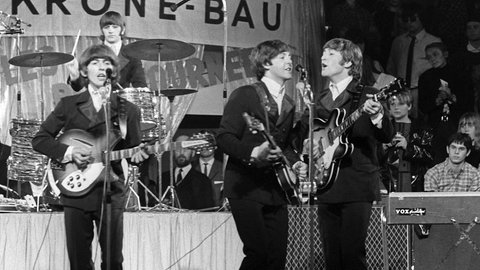 Das Album "Rubber Soul" von den Beatles markiert 1965 einen Wendepunkt der Band. Hier sehen wir sie im darauffolgenden Jahr im Circus-Krone-Bau in München bei einem Konzert.