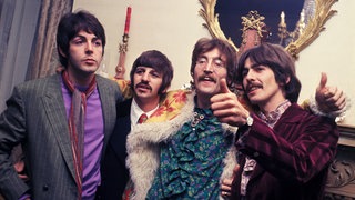 Im Dezember 1965 haben die Beatles ihr Album "Rubber Soul" herausgebracht. Das Album ist ihr sechstes Studioalbum und ist in der Geschichte der Band besonders wichtig, weil es einen Wendepunkt markiert.