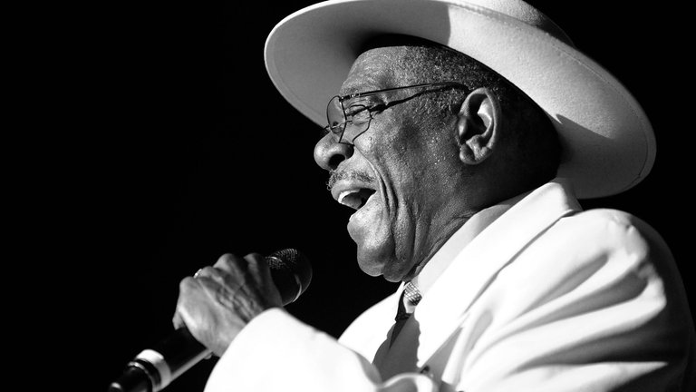 3. Januar: Der Soul-Musiker Brenton Wood ist im Alter von 83 Jahren gestorben. Zu seinen bekanntesten Songs gehört "Gimme Little Sign" (1967). Aus gesundheitlichen Gründen musste er 2023 seine geplante Abschiedstour absagen.
