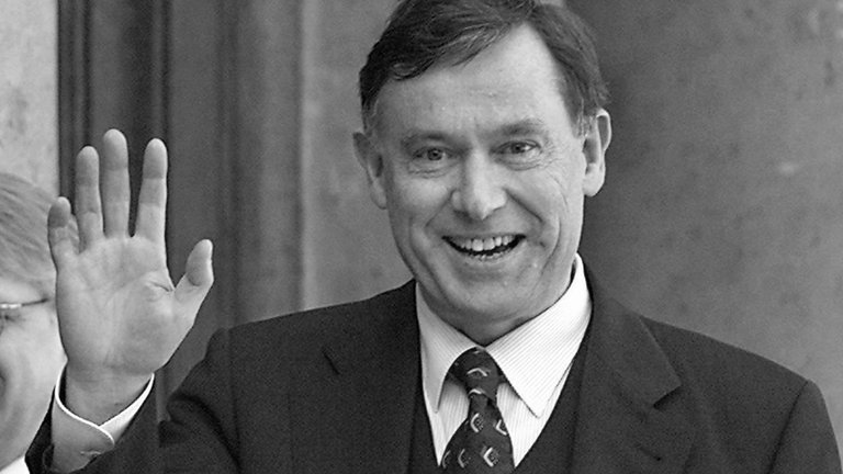 1. Februar: Altbundespräsident Horst Köhler ist im Alter von 81 Jahren nach kurzer schwerer Krankheit gestorben. Köhler war von 2004 bis 2010 das deutsche Staatsoberhaupt. Am 31. Mai 2010 trat er überraschend zurück.