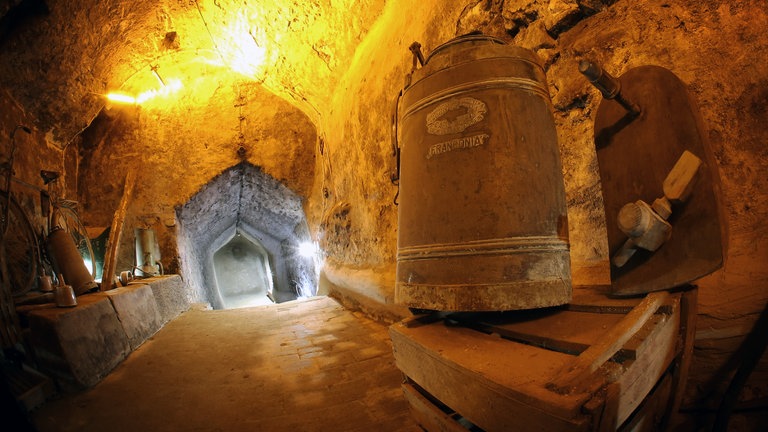 Hier können ihr euch in Rheinland-Pfalz abkühlen: Kellerlabyrinth im rheinhessischen Oppenheim