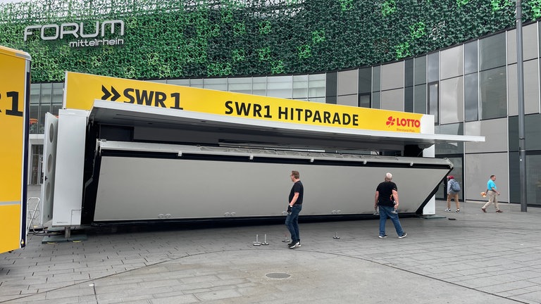 Aufbau des Gläsernen Studios in Koblenz | SWR1 RP Hitparade 2025