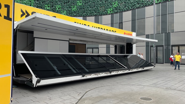 Aufbau des Gläsernen Studios in Koblenz | SWR1 RP Hitparade 2025