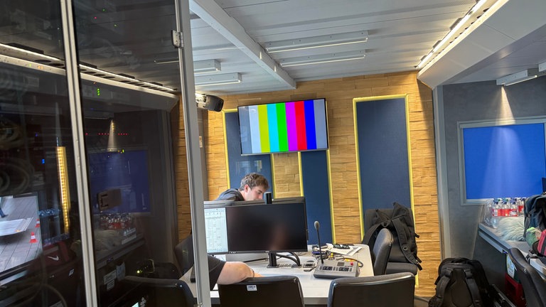 Das Gläserne Studio wird eingerichtet | SWR1 RP Hitparade 2025
