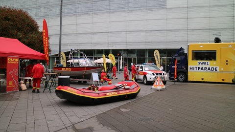 Die DLRG Koblenz hat sich zu uns auf dem Zentralplatz in Koblenz gesellt.