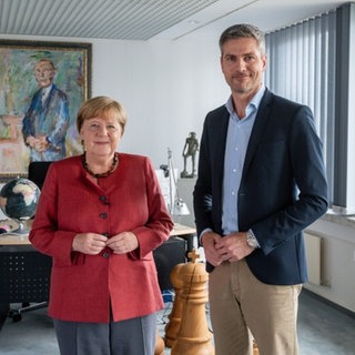 ARDNDR MERKELS ERBE - 10 JAHRE "WIR SCHAFFEN DAS!", Angela Merkel und Ingo Zamperoni