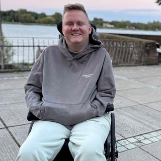 Robin Bowman ist seit einem Motorradunfall querschnittsgelähmt | Robin Bowman erzählt Schülern offen von seinem Verkehrsunfall