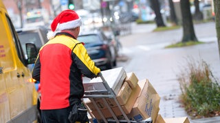 Paketboten vor Weihnachten im Stress: "Es wird jedes Jahr mehr"