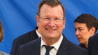 Olaf Kuchenbecker vom Rekord-Institut Deutschland. | Rekordrichter über "Weltrekord Lesen 2026": "Es ist natürlich verrückt" 