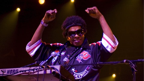 Sly and The Family Stone bei einem Livekonzert in Paris 2007.