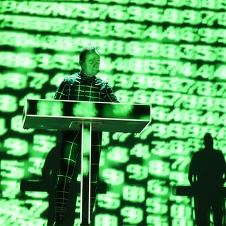 Die Gruppe Kraftwerk bei einem Auftritt im Jahr 2022. | SWR1 Meilensteine: "Autobahn" von Kraftwerk
