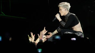 Vor 20 Jahren hat Sängerin Pink, die mit bürgerlichem Namen Alicia Moore heißt, ihr Album "I'm Not Dead" rausgebracht.