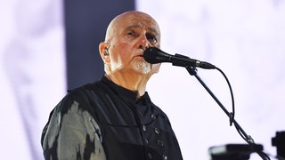Peter Gabriel im Jahr 2023 in London auf der Bühne | Peter Gabriel – "So"