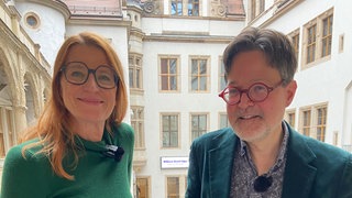 Royal-Expertin Annelie Malun und Dr. Marius Winzeler, Direktor des Grünen Gewölbes, im Residenzschloss in Dresden.