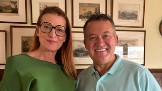Royal-Expertin Annelie Malun mit Paul Burrell, dem Ex-Butler der Queen.