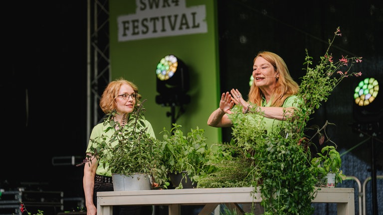Gartenexpertin Heike Boomgaarden beim SWR4 Festival 2025 in Wörth