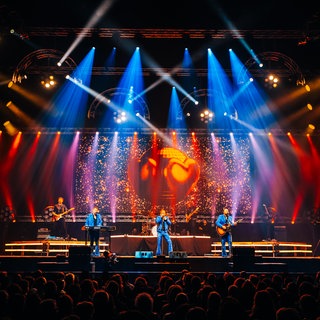 BeeGees by MainCourse stehen auf der Bühne