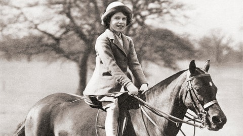 Prinzessin Elizabeth reitet auf ihrem Pferd