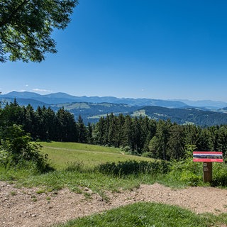 Wandern im Allgäu: Spektakulärer Ausblick auf der Wanderung durch den Eistobel zur Riedholzer Kugel.