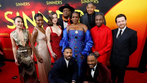 Zu sehen sind Schauspieler und Regisseur von Blood & Sinners