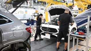 Mercedes-Benz PKW werden im Werk Rastatt gefertigt. Im Werk Rastatt werden die A- und B-Klasse, der kompakte SUV GLA, der vollelektrische EQA und der neue CLA gebaut.