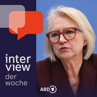 Monika Schnitzer, Vorsitzende der "Wirtschaftsweisen", bei der Vorstellung des Jahresgutachtens 202526 des Sachverständigenrates zur Begutachtung der gesamtwirtschaftlichen Entwicklung.