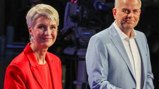 Manuela Schwesig (SPD), die Ministerpräsidentin von Mecklenburg-Vorpommern und Spitzenkandidatin für die Landtagswahl 2026, und Leif-Erik Holm, Ministerpräsidentenkandidat der AfD